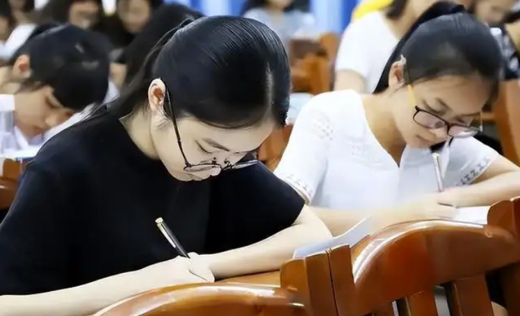 政考网:本科考公有希望吗?(图2) 教师21.png